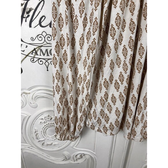 Michael Kors Gold Geometric Print Top Gold Neckline Trim, Size M - Picture 5 of 16